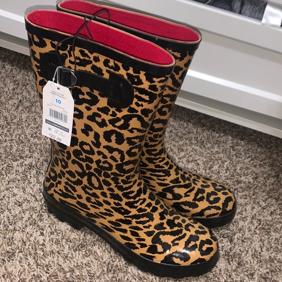 Shoes - Leopard rain boots